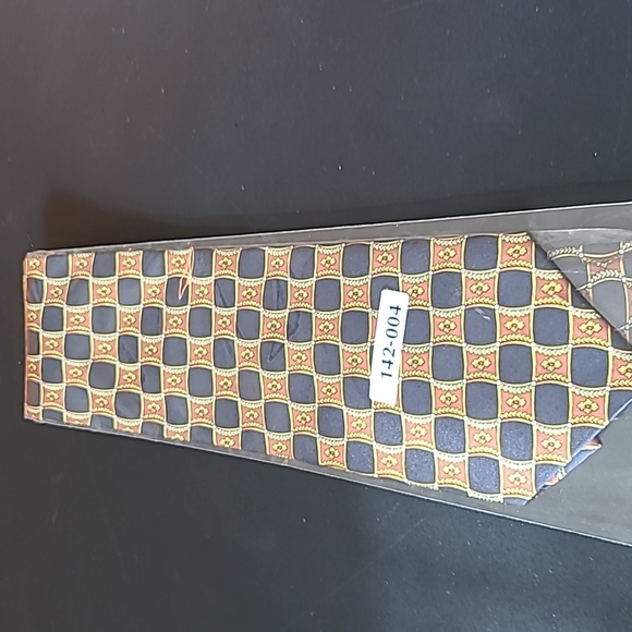 Vintage 1980s 100% silk tie - Picture 1 of 2